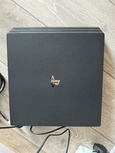 crowd1 nədir: PS4 Pro oyun konsolu komplekt Tərkib: - Sony PlayStation 4 Pro (qara — 3