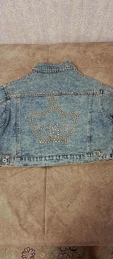 Qadınlar üçün qısa denim ceket - Rəng: açıq mavi, yuyulmuş (acid — 3