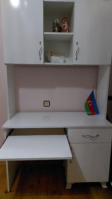 Düz masa, Polkalı, Siyirməli, Sadə laminat