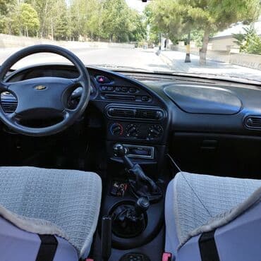 запчасти тойота прадо 120: Chevrolet Niva, boz rəngli kompakt yolsuzluq avtomobili. Texniki — 5