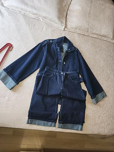 usta geyimi: Alt ust takim – tünd mavi denim - Model: uzunqol, yaxası qallı, ön — 1