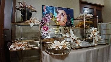 Xonça: Nişan/xınayaxtı üçün dekorariv vitrin və aksesuarlı.Alınıb 1000m/satış — 2
