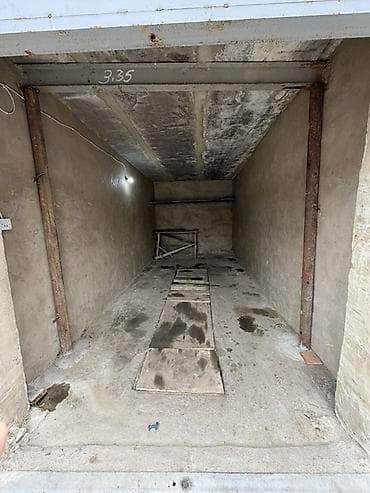 heyet evi dizayn: Kirayə/Garaj sahəsi – tək maşınlıq boks Xüsusiyyətlər: - Beton döşəmə — 3