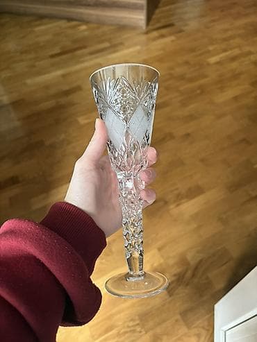 Qədəhlər, Xrustal, 1 əd, Rusiya