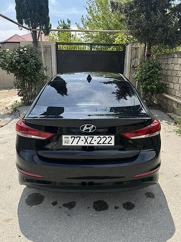 acarlar: Hyundai Elantra: 2 l | 2018 il Sedan — 7