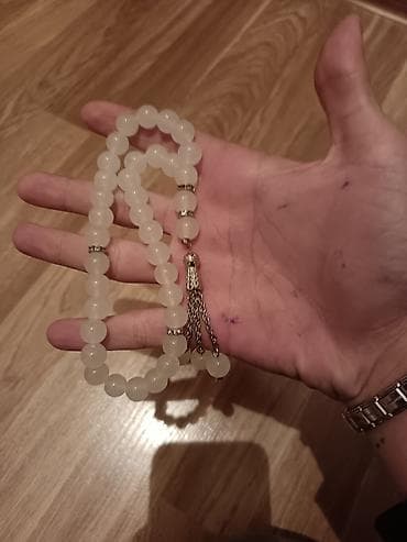 Qol saatları və aksesuarlar: Ağ rəngli təsbeh – klassik dizayn - Material: süd-ağ, yarımşəffaf daş — 1