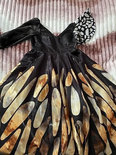 Paltolar: 1 qolu var biri yox qiymet razilasmaq olar 38 razmer — 2