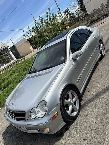 qirmizi 07: Mercedes-Benz C-Class: 2.5 l | 2006 il Sedan — 2