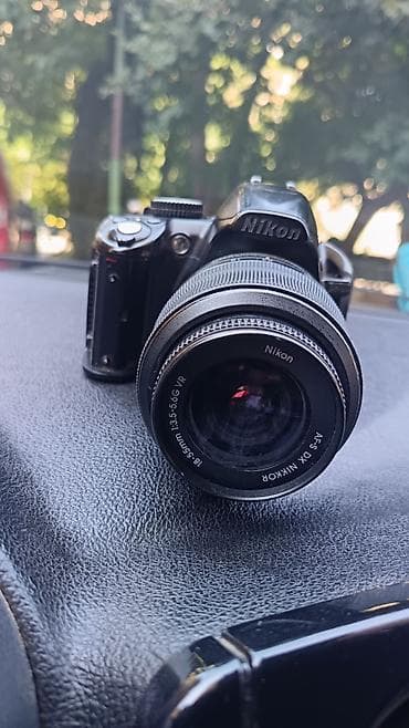 Nikon D3100 DSLR fotoaparat + AF‑S DX NIKKOR 18‑55mm f/3.5‑5.6G VR
