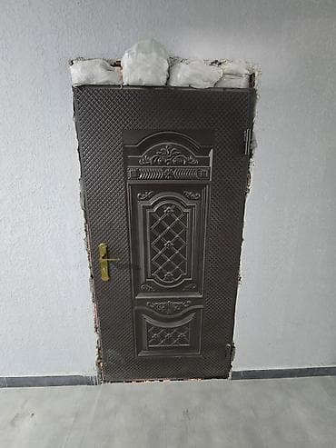 Mənzil üçün İşlənmiş Giriş qapısı Petlə ilə, Zəmanətsiz, Ünvandan götürmə