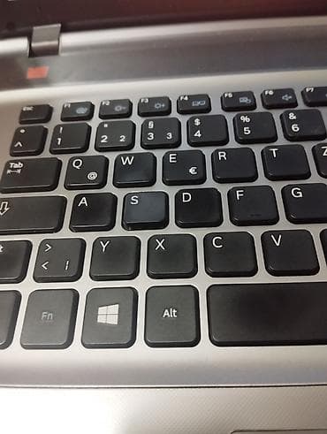 dell i7: 17.3" ekranlı noutbuk Texniki göstəricilər: - Ekran: 17.3" — 6