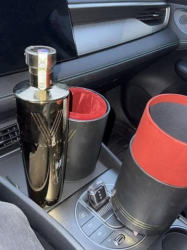 edava qablari: Məhsul: Vallure Vodka – premium votka Təsvir: - Şüşə: Qızılı rəngli — 1