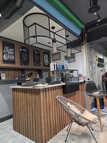 Kafe-barı üçün tam avadanlıq və interyer paketi - Bar stendi: taxta