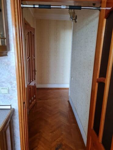 7 ci mikrorayon yeni tikili: Ailəyə verilir. Elmlər metrosundan 6 dəqiqəlik məsafədə yerləşir — 8