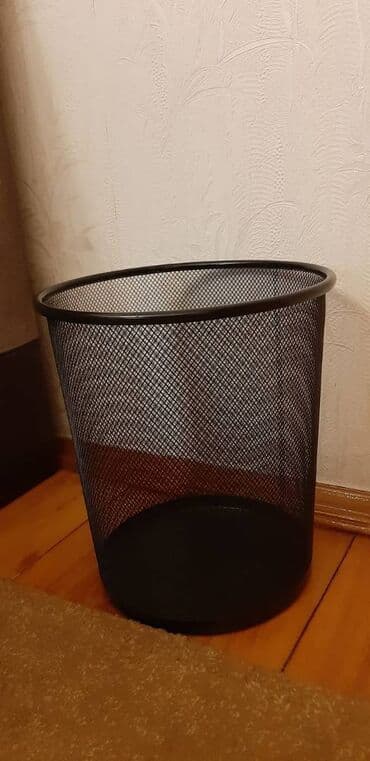 rəsm üçün boyalar, fırçalar: Zibil qabı Məhsul: Ofis və ya ev üçün zibil qabı. Statusu: Yeni — 1