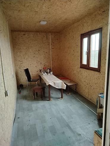 Konteyner 1 ədədinin qiymətidir.Çürüksüz yaxşı vəziyyətdə.Real — 4