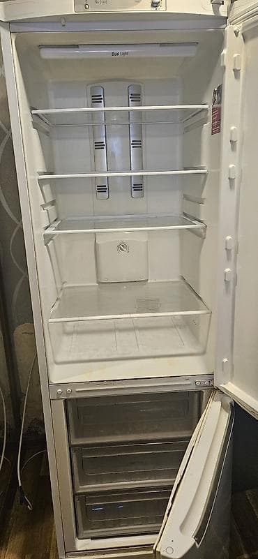 Isdemir - Aşağıda dondurucu bölmə, yuxarıda soyuducu hissə - No — 1