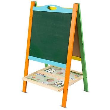 İkiüzlü lövhə qutuda quraşdırılmış vəziyyətdədir. Bir üzü tabaşir, bir