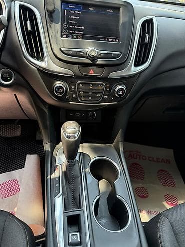 Chevrolet Equinox – ağ rəngli, şəhər və uzun yol üçün rahat kompakt — 5