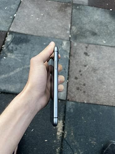 IPhone 11, 64 GB, Qara, Face ID