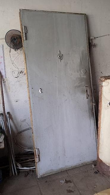 itlerin alisi: Demir qapi 204/90sm 180azn Bineqedi 3622 leli Metal qapı - — 1