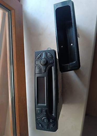 andiroit manitorlar: Mercedes w203 Avtomobil üçün orijinal kaset/CD-li maqnitolla və ön — 1