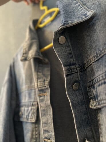 Şortlar: M/L olchu✅ - Kəsim: Klassik “trucker” üslub, rahat və sərbəst oturuş - — 1