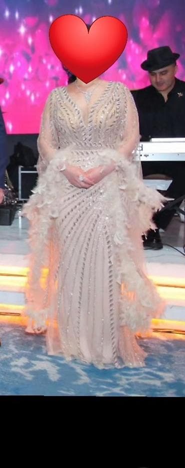 Təmtəraqlı axşam/nişan mərasimləri üçün zərif ziyafət geyimi. - Rəng — 1