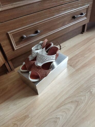 qoyun dərisindən ev üçün qadın şap şapları: Ölçü: 39, rəng - Qəhvəyi, İşlənmiş — 4