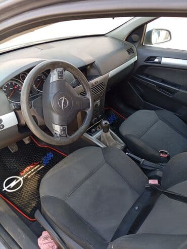 avtomat sürət qutusu: Opel Astra H hatchback - Kuzov: 5 qapılı hatchback, gümüşü rəng - — 7