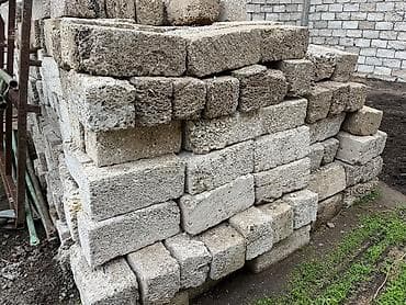 das bazar: 600-700 eded kubik, unvan Merdekan — 2