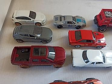 Matchbox ve Hotwheels ededi 5manat
Hamısı birlikte 35 manat
12 eded — 8