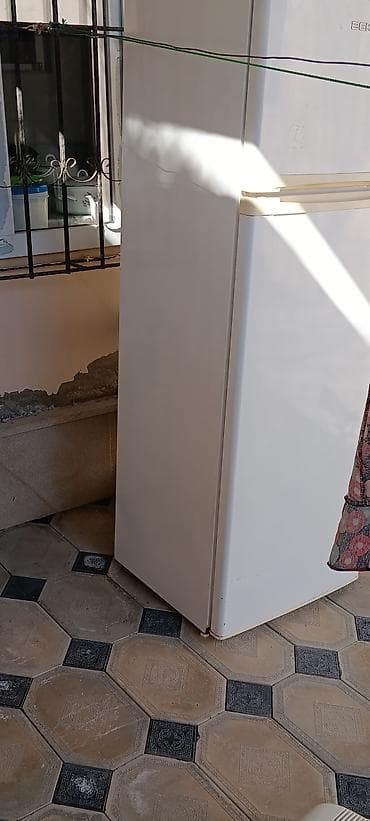 ucuz xaldenik: 2 qapılı Beko Soyuducu Satılır, rəng - Ağ, Təkərli — 10