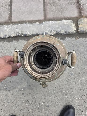 İncəsənət və kolleksiyalar: Antik kömür/sobaya əsaslanan samovar - Material: metal gövdə, yan — 2