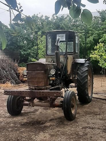 satilan traktorlar: Kənd təsərrüfatı üçün təkərli traktor - Kabinli model, ön iki təkər — 2
