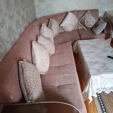 AytenayDivan satilir 250 azn. Olcu 2/3 acilir baza var. Unvan Ramanı