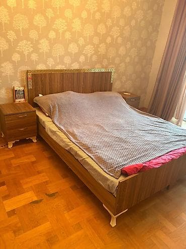 murad mebel: SdTaxt ve 2 tumba 210 azn. Matrasi var. Olcusu 2×1,60m. Unvan 28 may — 1