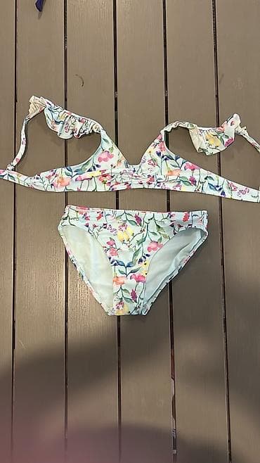 usaq geyim: 8-9-10 yash. 1 defe geyinilibdi. HM ve Calzedonia. heresi 10 azn — 2