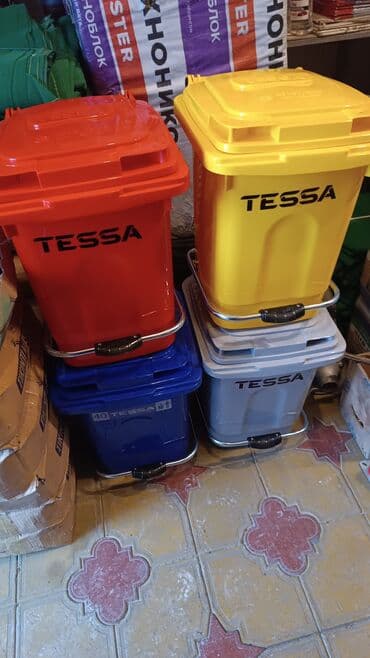 баки для мусора пластиковые: Zibil qabları . Plastik materialdan hazırlanır . ölçülər müxtəlifdir — 2