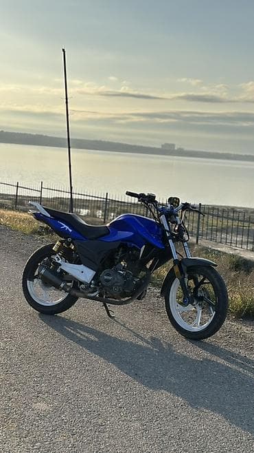 17 lik şam disk: Məhsul: Şəhər tipli naked motosiklet Xüsusiyyətlər: - Rəng: parlaq — 2