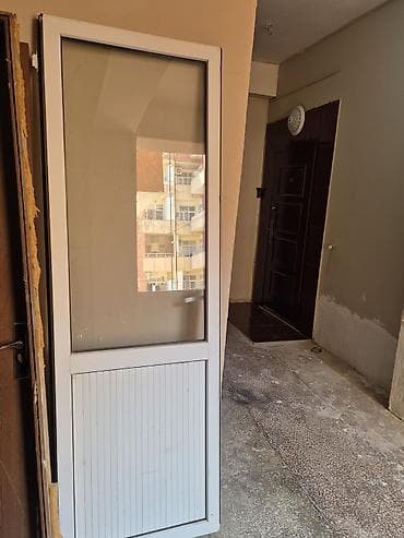 qapı plastik: PVC giriş/balkon qapısı - Material: ağ rəngli PVC profil - Üst hissə — 1