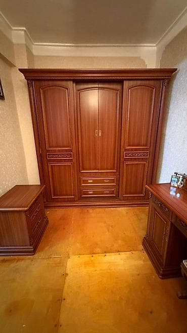 Yataq otağı mebel dəsti - Klassik üslubda, qoz rəngli massiv ağac
