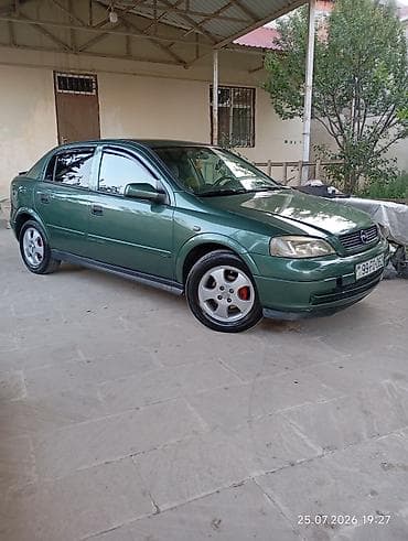 Opel Astra: 1.6 l | 1999 il 228965 km Sedan