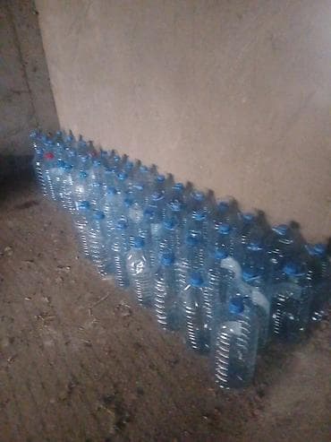 banka bağlıyan: 5-10 ve 19 litrlik su bidonlar satilir. - Material: şəffaf plastik — 3