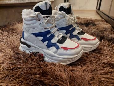 Krasovkalar cütü 15 azn