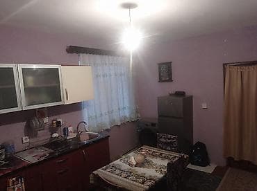 Satılır.Sumqayıt 16cı mkr,2 mertemenin 1ci mertebesi,2 otaqlı