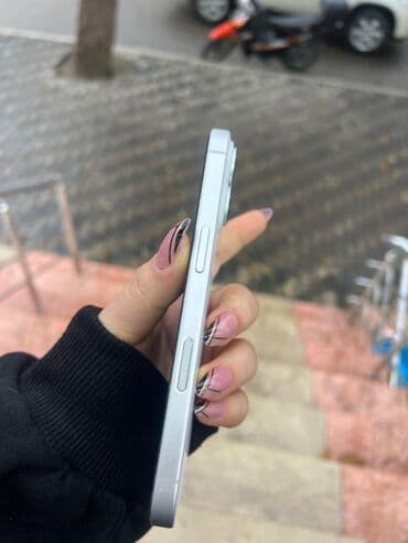 Lincoln: IPhone 16, 128 ГБ, Белый, Face ID — 4