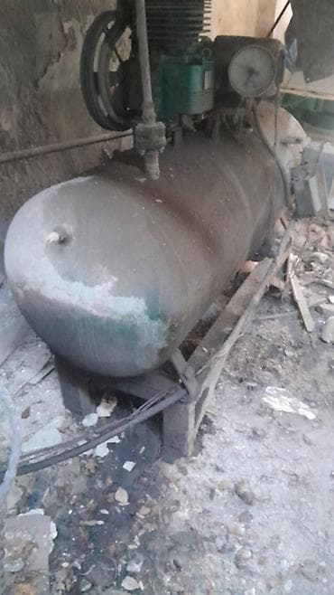 Ручные механические инструменты: Sənaye tipli hava kompressoru .500litir.təcili satılır.qiymətdə — 4