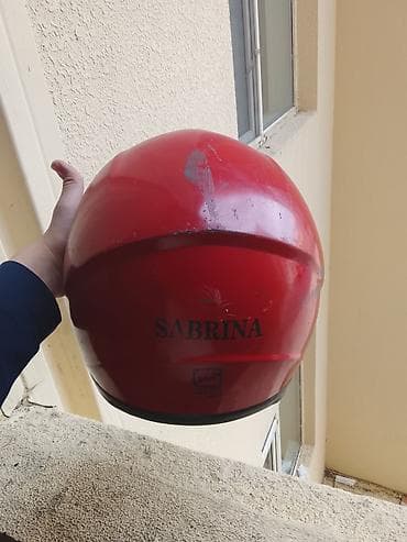 Salam Sabrina kask satılır çox ucuz 10m asaqi yeri var(077-399-29-51