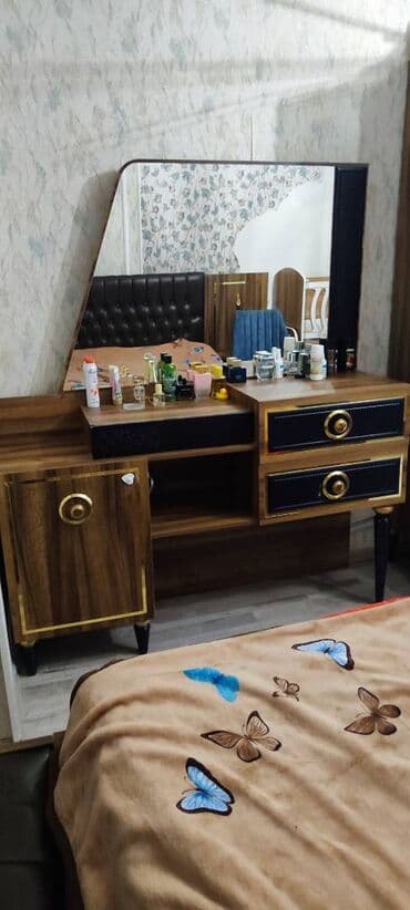 купить трюмо с зеркалом: Б/у, Трюмо — 1